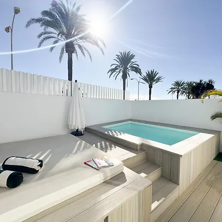 Porto Mare 42 With Heated Pool On The Front Line By Tenpropertiesgc Villa