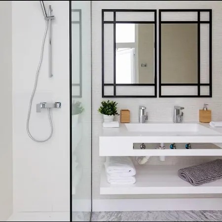 Porto Mare 42 With Heated Pool On The Front Line By Canaryscape *