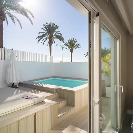 Villa Porto Mare 42 With Heated Pool On The Front Line By Tenpropertiesgc *