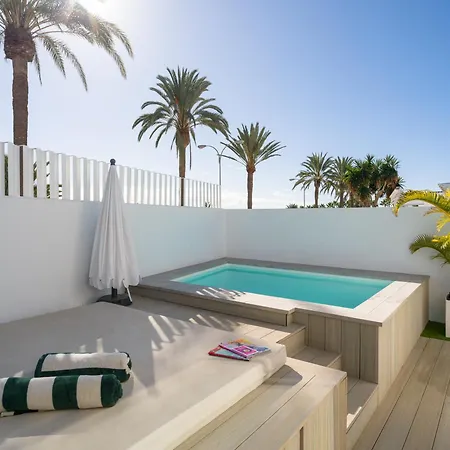 Villa Porto Mare 42 With Heated Pool On The Front Line By Canaryscape *