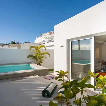 Porto Mare 42 With Heated Pool On The Front Line By Tenpropertiesgc Villa Pasito Blanco